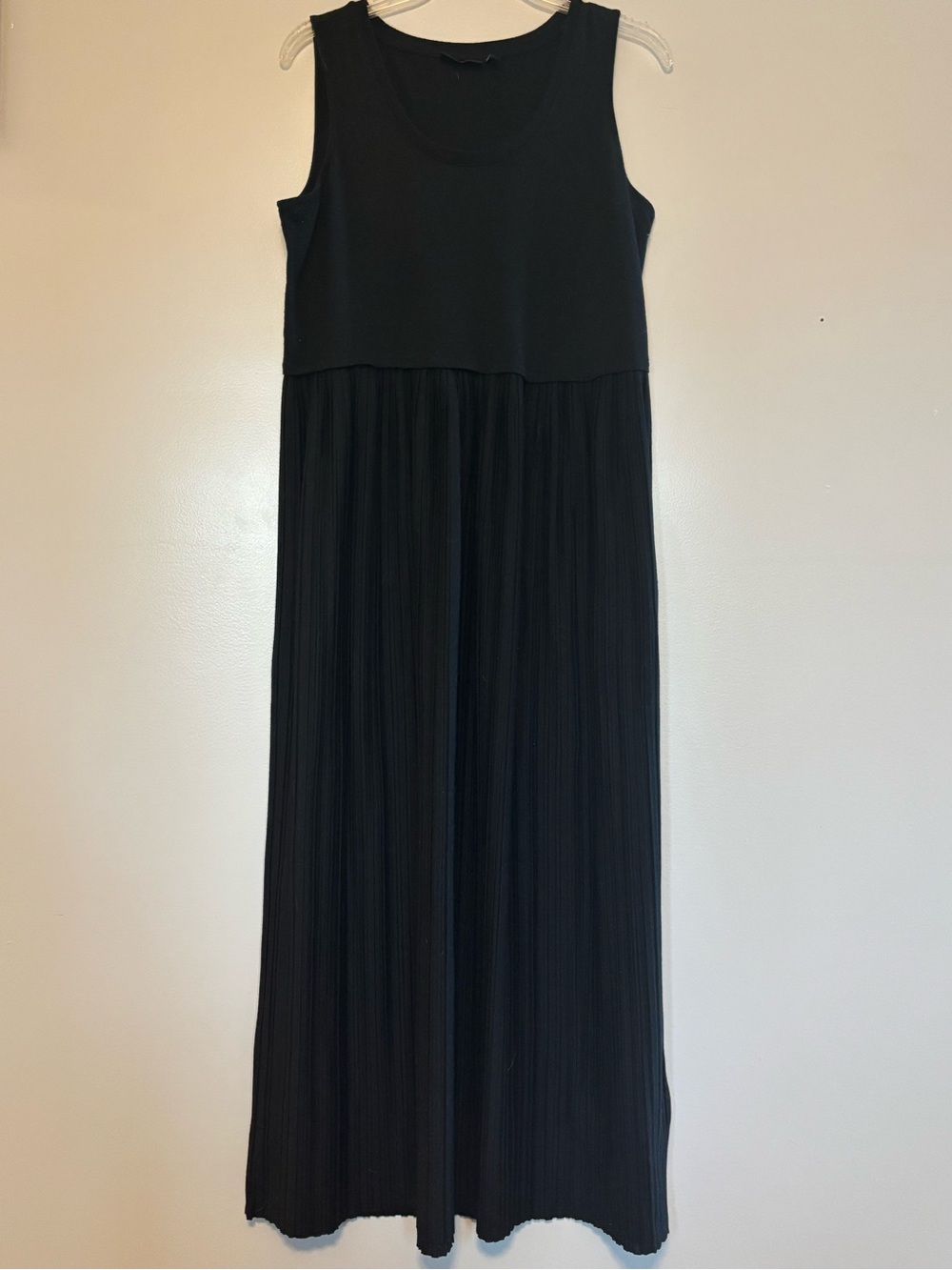 Apt. 9 Black Sleeveless Pleated Maxi Dress